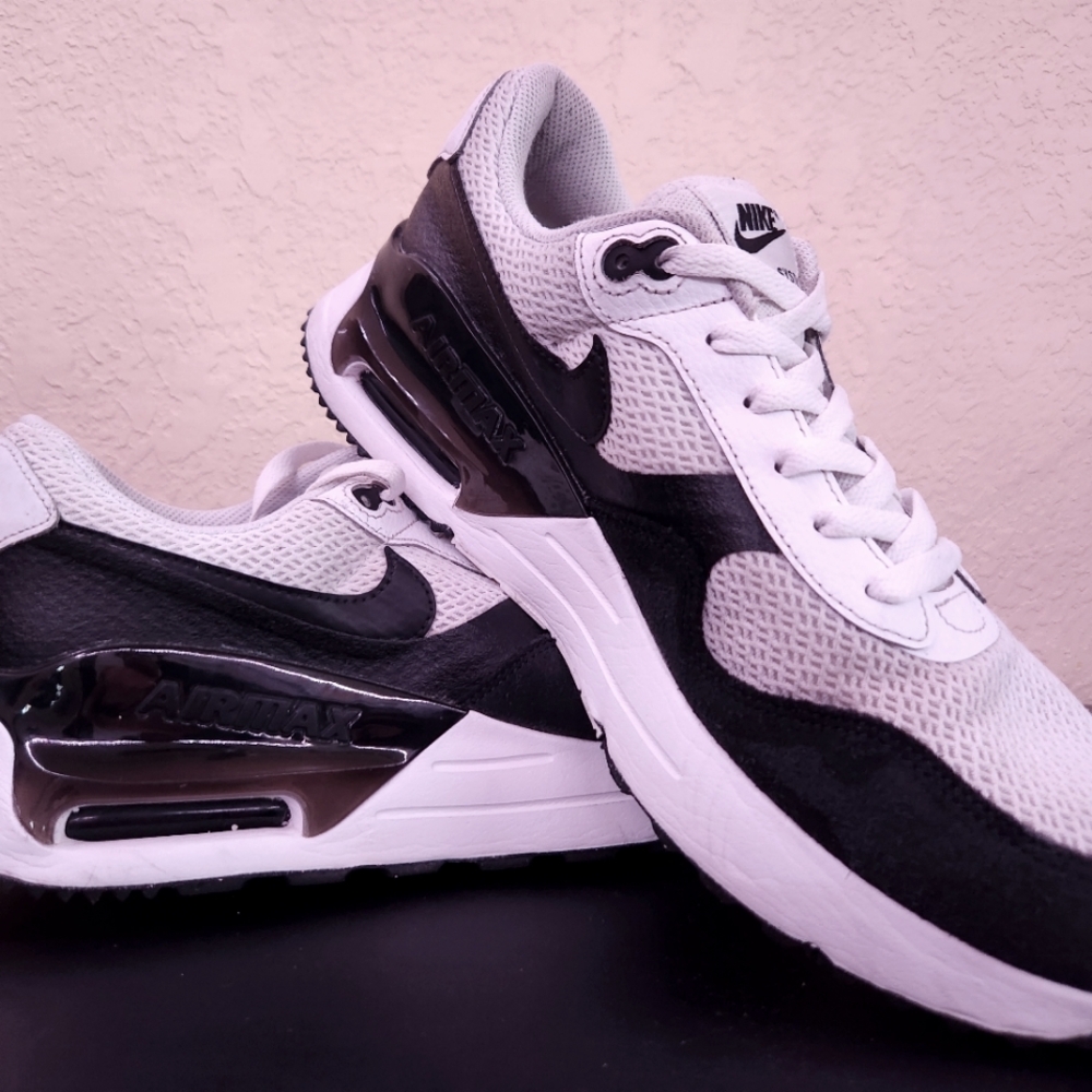 Size 11.5 - Nike Air Max SYSTM White Black (Preowned with Box)
